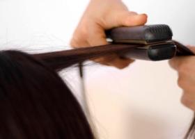 Как правильно выпрямить волосы утюжком?